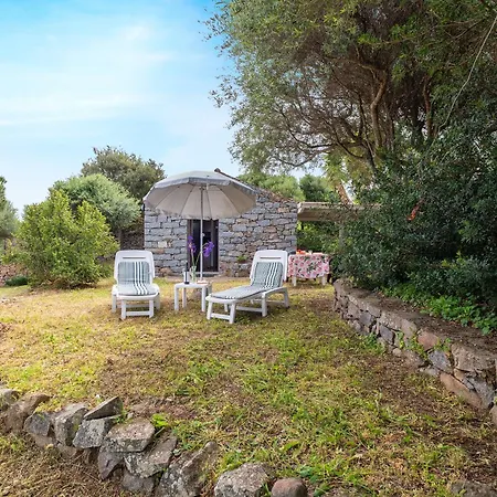 Semesterbostad La Casetta Con Vista Trinità dʼAgultu